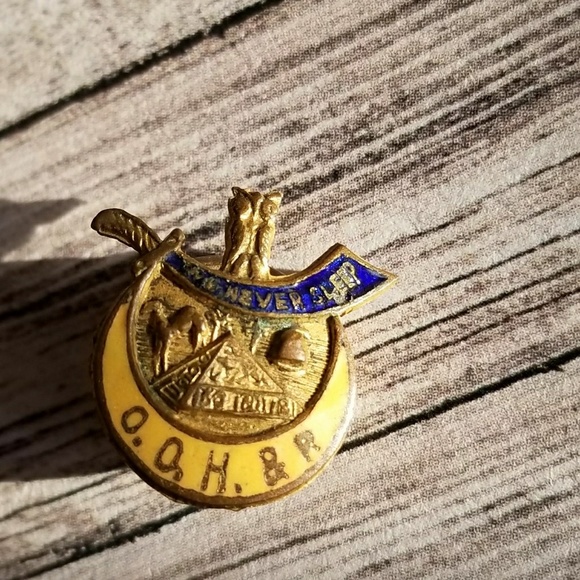 Vintage Odd Fellows O.O.H.& P collar stud pin - Picture 2 of 5